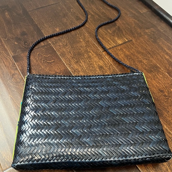 Vintage Handwoven Crossbody Bag or Shoulder Bag with Multicolor Embellishments - Picture 4 of 9